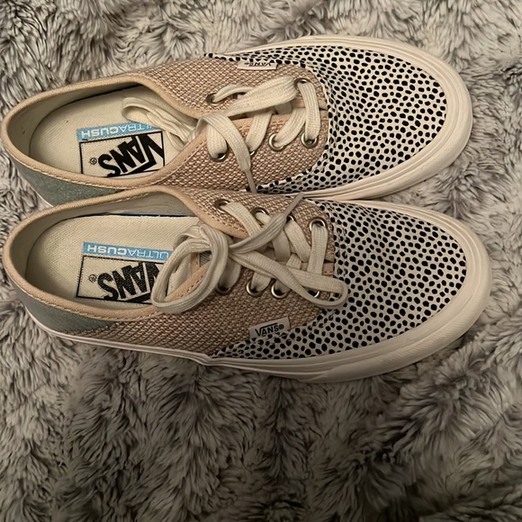 vans - Picture 2 of 6